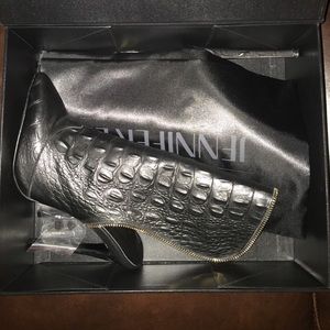 I AM JENNIFER LE BLACK CAMAIN BOOTS